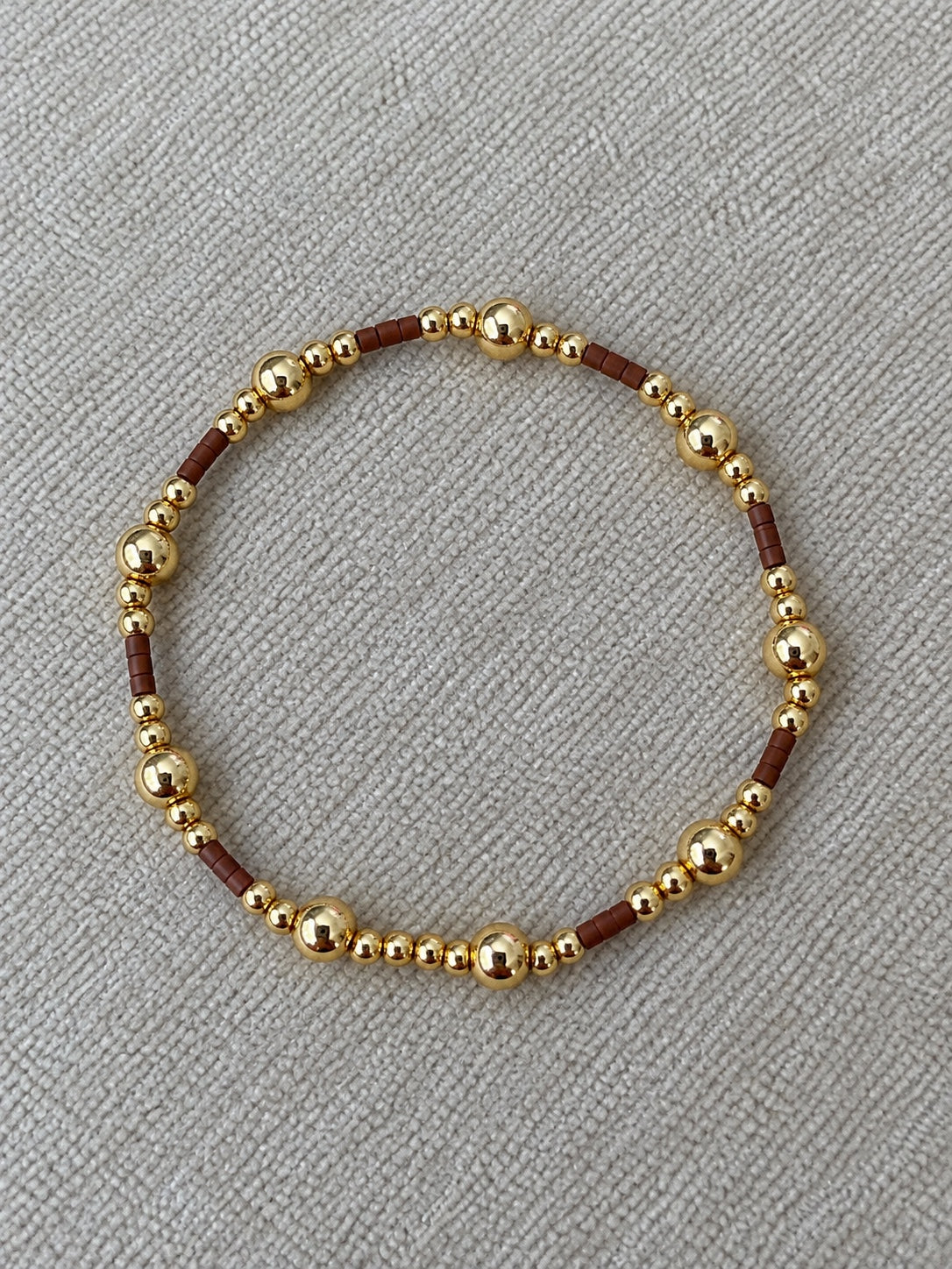 Mocha bracelet included in the set